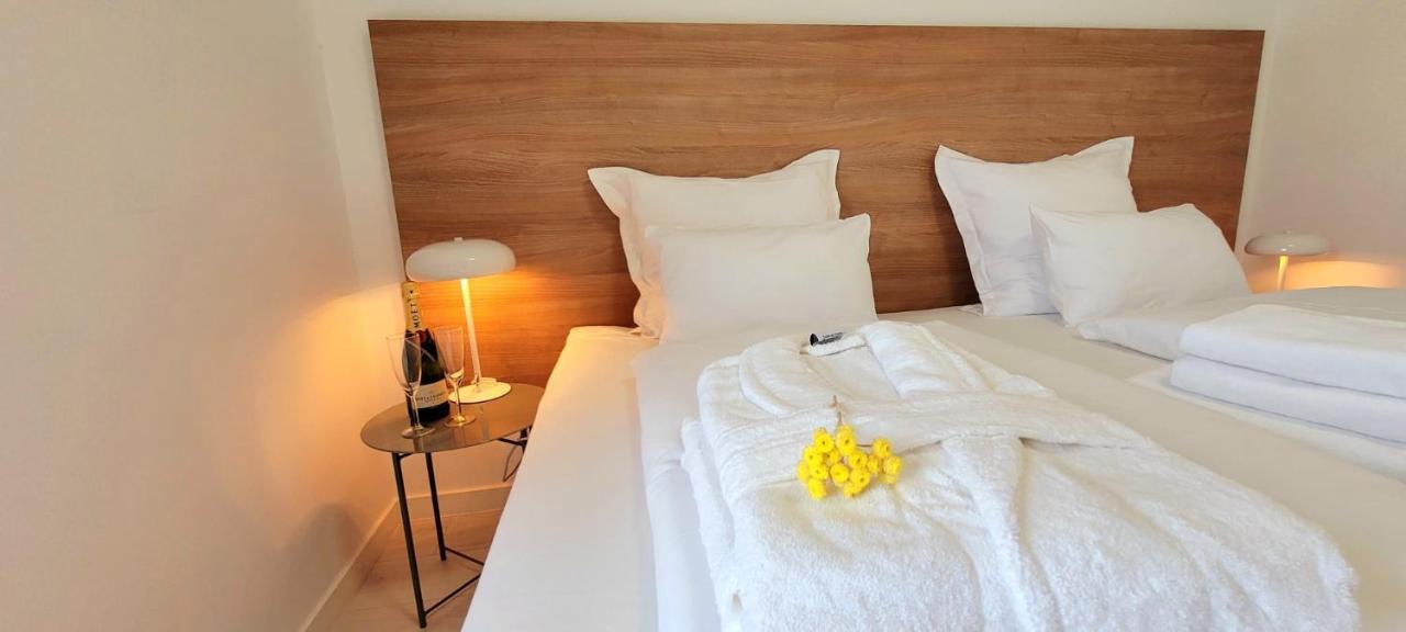 Bast 17: Spacious Mandoria Stay with Parking and Terrace Lodz  Exterior photo